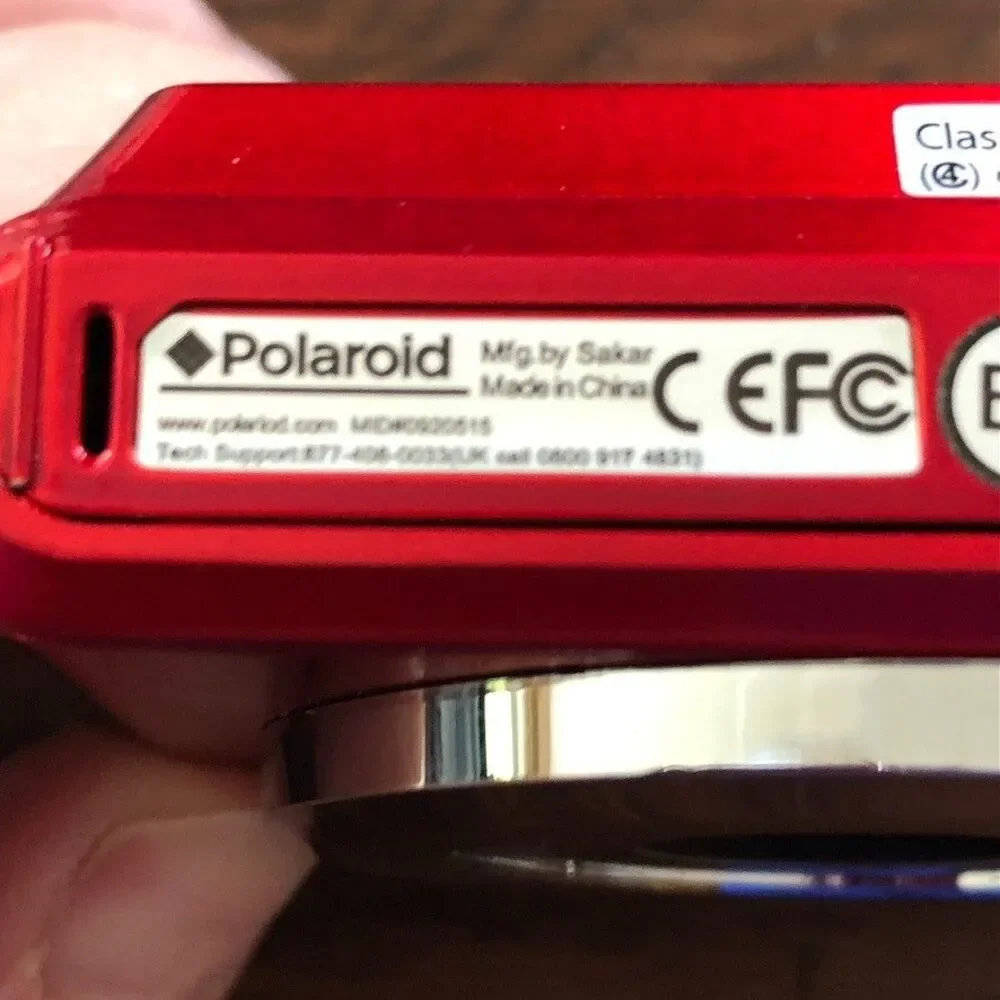 Polaroid iE826 18.0MP 8x red Digital Camera Not Tested No Charger or SD